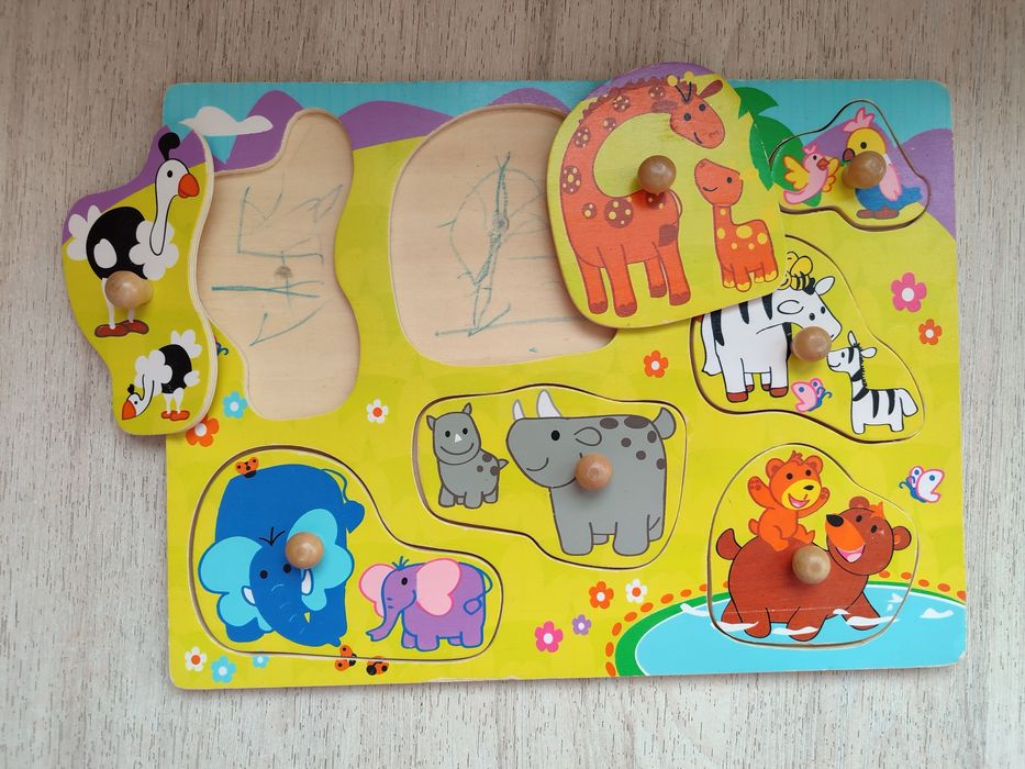Дерев'яні пазли та шнурівка