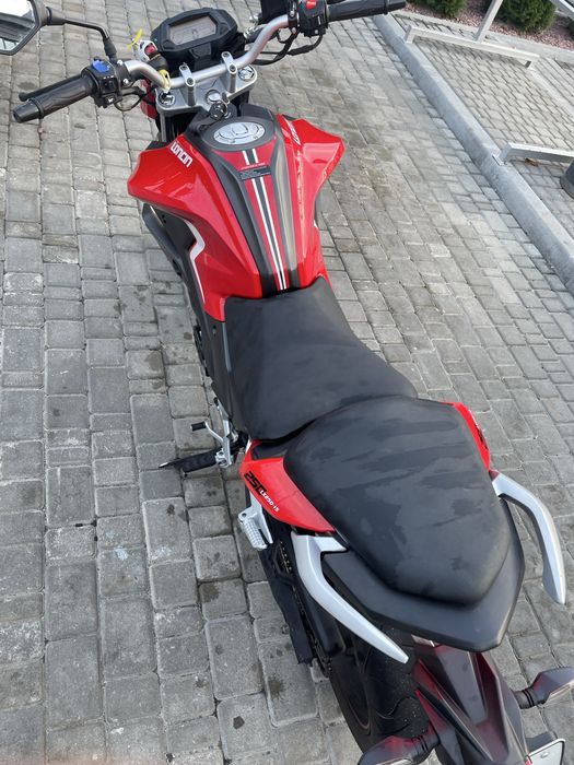 Мотоцикл Loncin CR4