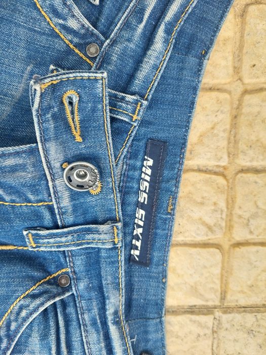 Calças ganga miss sixty
Ótimo estado
Tamanho 30