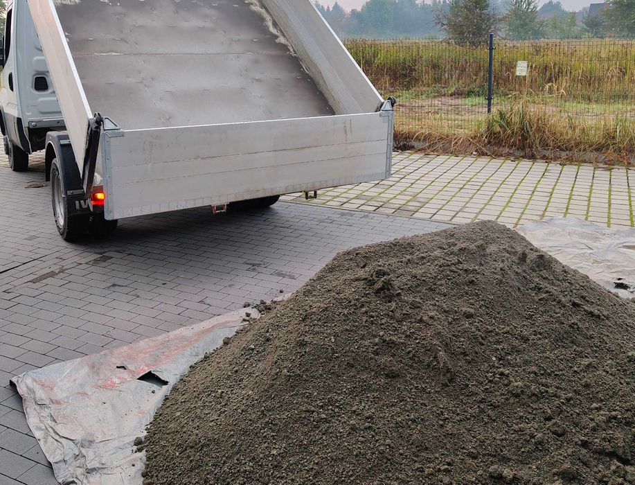 Beton półsuchy B15 B20 B25 transport mała wywrotka 2m3 Krakow zaprawa cenmentowa na wylewki