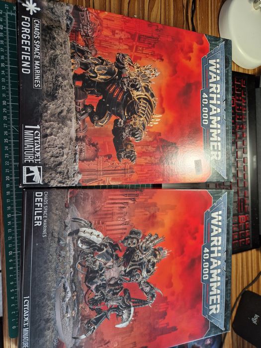 Zestaw Chaos Space Marines Defiler + Forgefiend