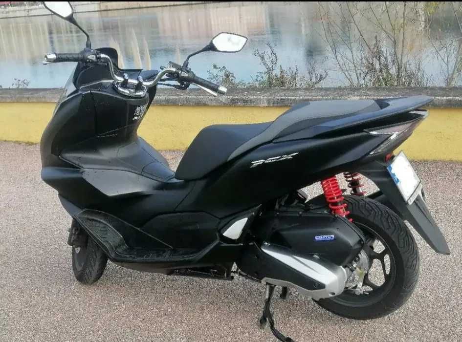 Honda PCX 125 de 2022 Impecável