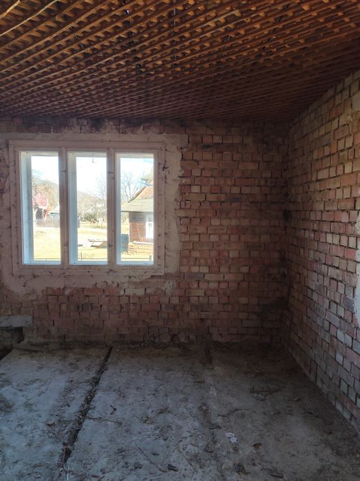 Продаж будинку в центрі Шешор 200 м2, є газ та світло, 24 сот.землі