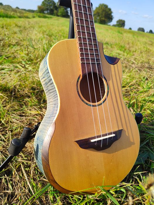 Ukulele tenorowe menzura 17 cali, 43 cm.