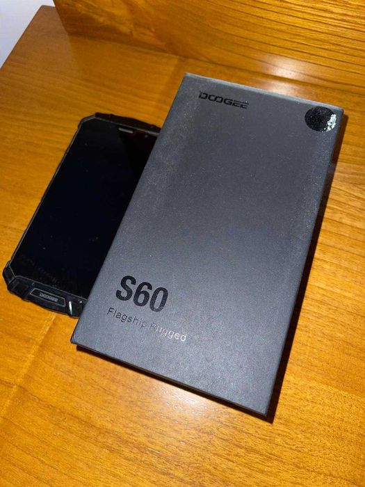 Telemóvel P/ Peças DOOGEE S60