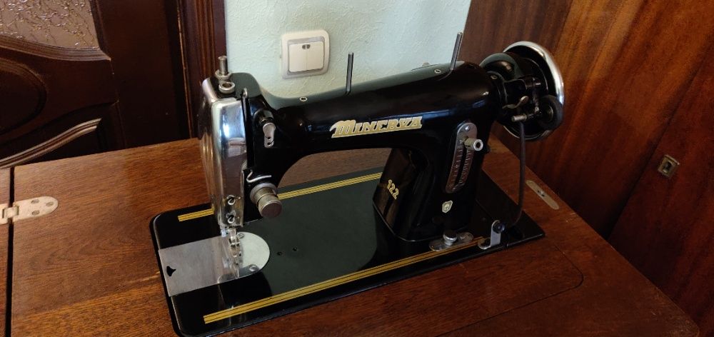 Швейная машинка Minerva 122