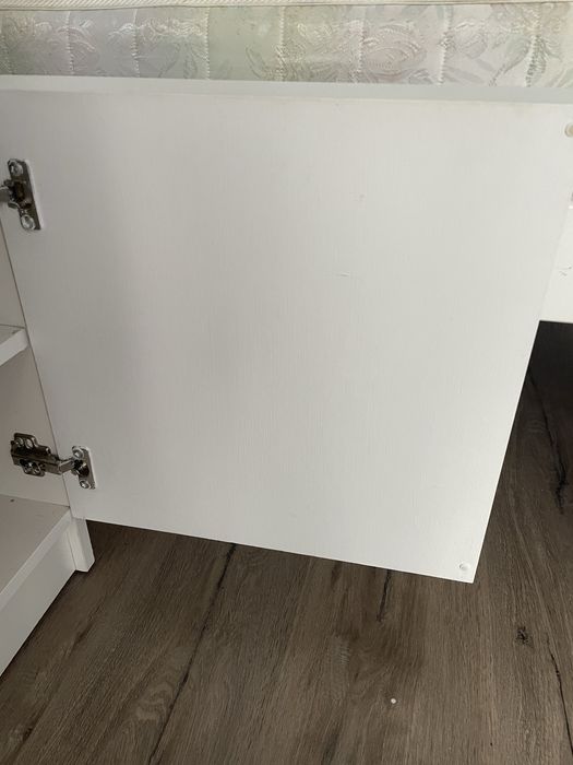 Secretária de cor branca do Ikea