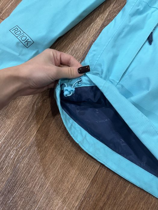 Блакитна вітрівка жіноча Radder
Опис: