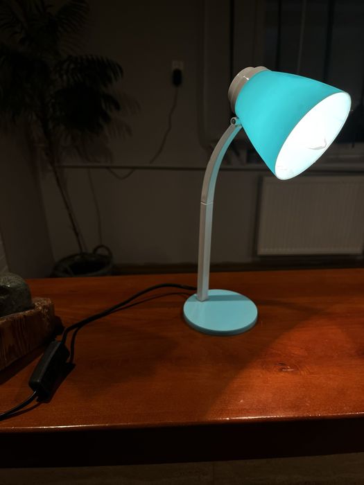 Lampka biurkowa.