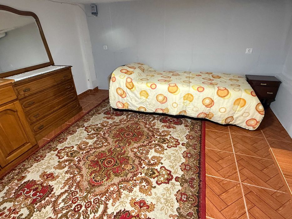 Quarto mobilado em Carvalhas Barcelos com parque privado
