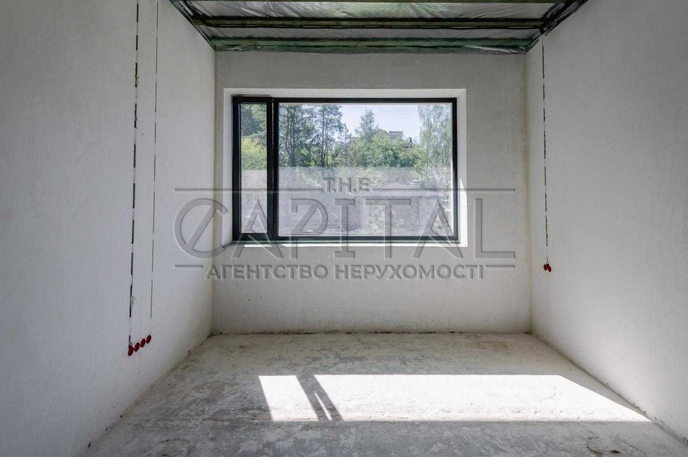 Продаж будинку з басейном, Гореничі