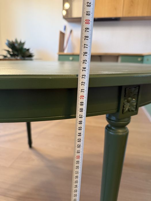 Piękny zielony stól rozkładany