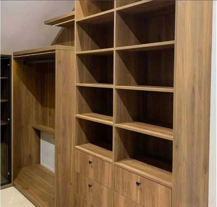 Гардероби, шафи-купе, системи зберігання під ключ. Прорахунок по тел.