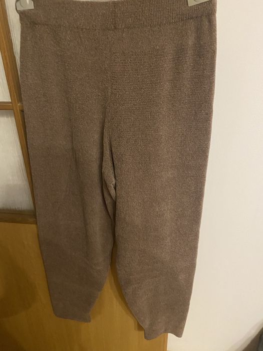 Spodnie dresowe dzianinowy materiał rozmiar 40