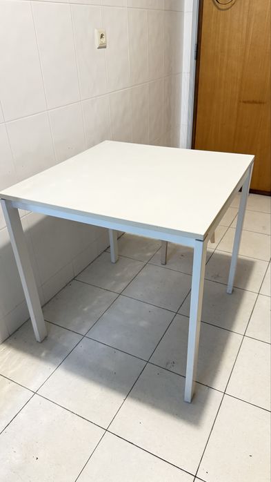Vendo mesa branca 74*74 cm
