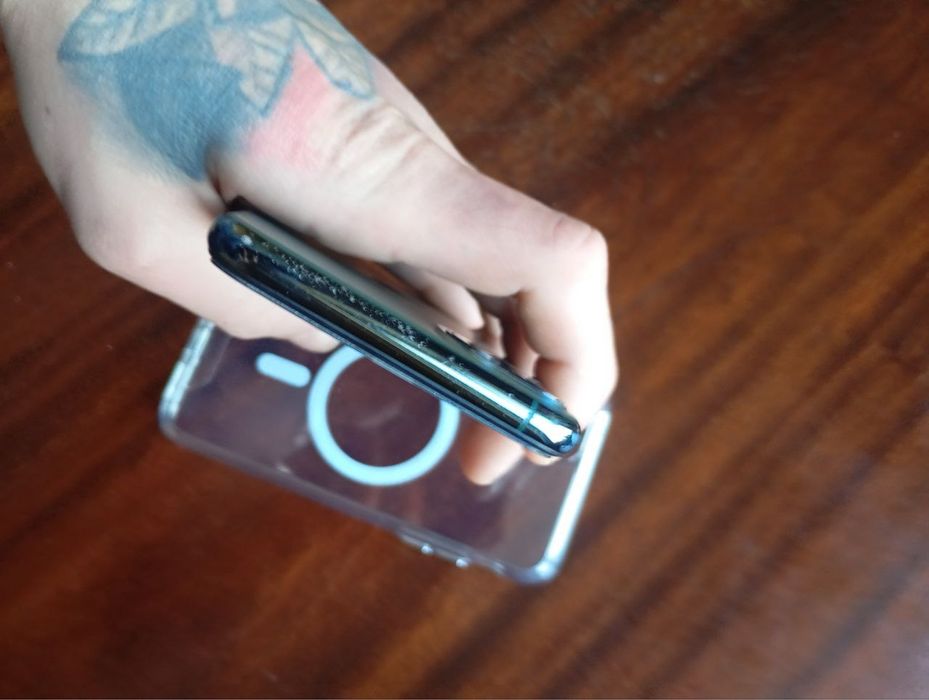 Продам Iphone 11 pro max 256gb