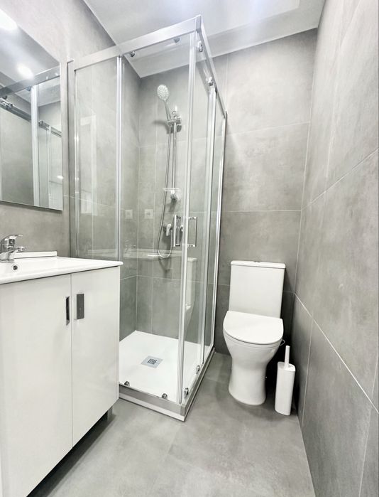 Alugo Quarto  c/Wc Privado