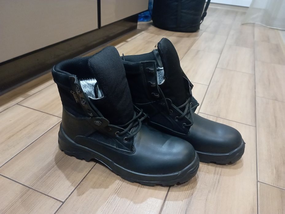 Берци 43 р. Нові . Не були в використанні.