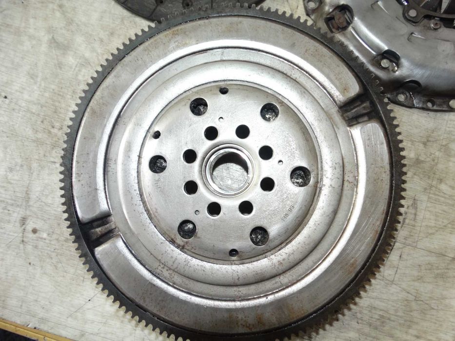 Маховик+комплект зчеплення Opel Zafira B 1.7CDTI