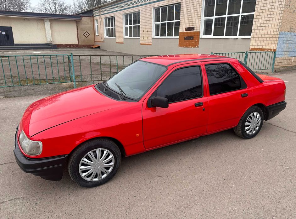 Ford Sierra в отличном состоянии Газ-бензин