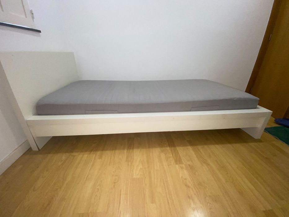 Cama “MALM” do ikea 90x190m