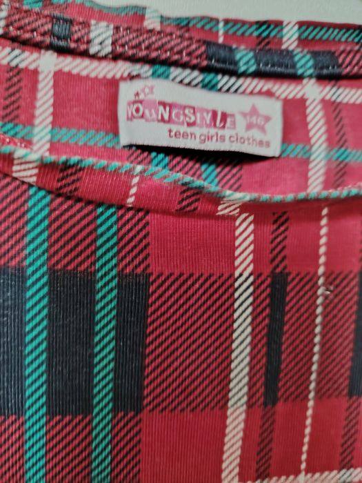 Платье девочке 8-10л 140рр в клеточку краснт зеленую Новы год