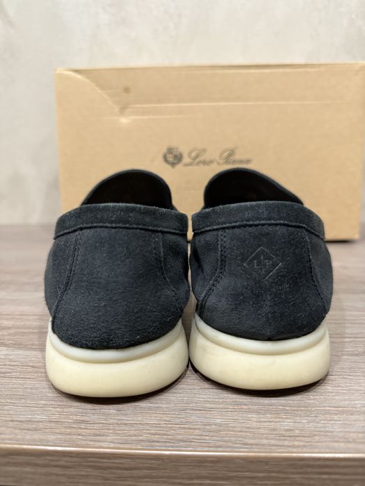 Loro Piana Summer Walk лофери