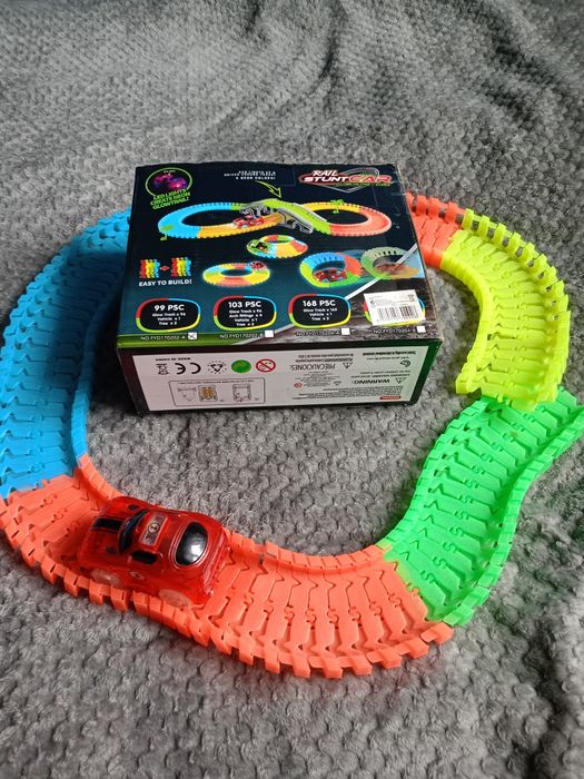 Sprzedam Tory dla dzieci z autem