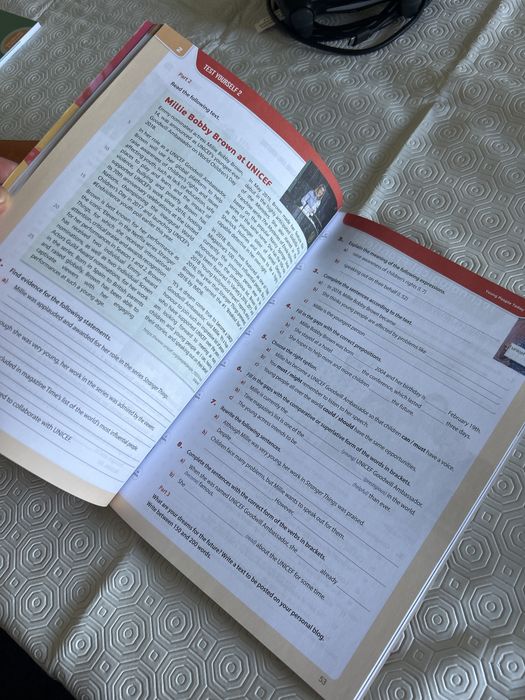 Cadernos de atividades 10° e 11° Ano de Inglês “Top Teen”