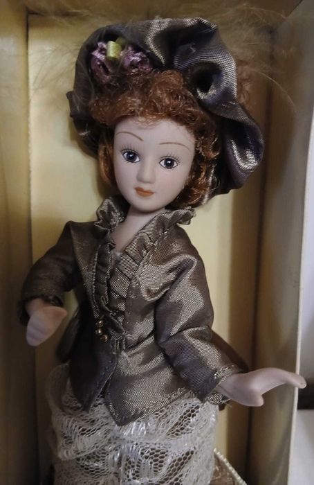 Колекційні  порцелянові лялечки "Дами епохи"  №1№2  НОВІ