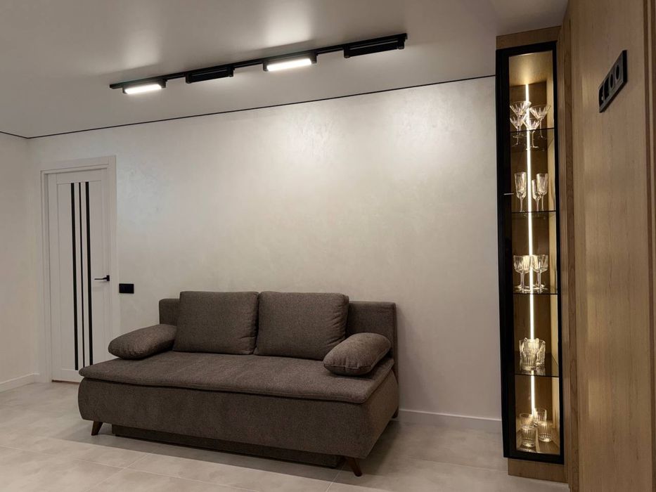 Продаж 1-к квартири з меблями та технікою, Білогірська