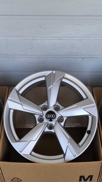 Felgi aluminiowe 18" 5x112 Audi A6 C9 A6 C8 A6 C7 A4 B9 Q5 VW Skoda (OL808F)
