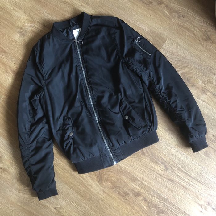 Бомбер чёрный женский