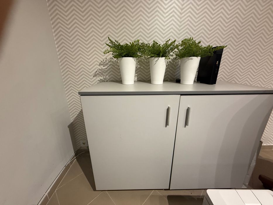 Komoda jasno szara