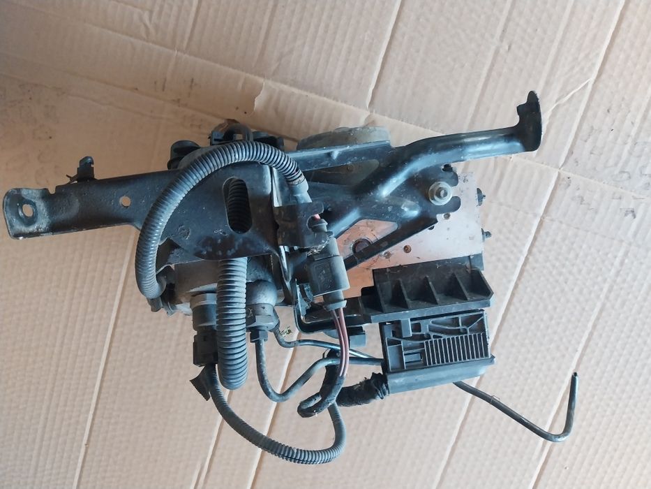 VW Passat b5 pompa hamulcowa ABS audi a4 b5 a8 d2 a6 c5 doładowująca