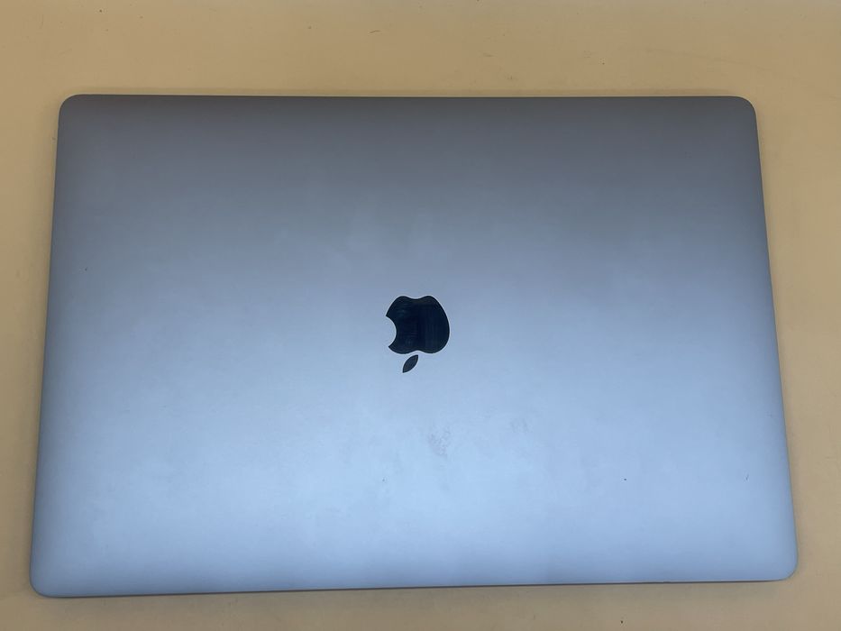 Macbook pro 2019 512ssd 16gb i7 16 дюймів