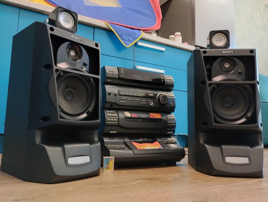 ГИГАНТ Муз центр Sony 600 Вт ( Блютуз - AUX - Тюнер - Bluetooth ) Сони