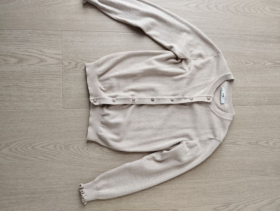 Komplet spódniczka z bluzka i sweterkiem