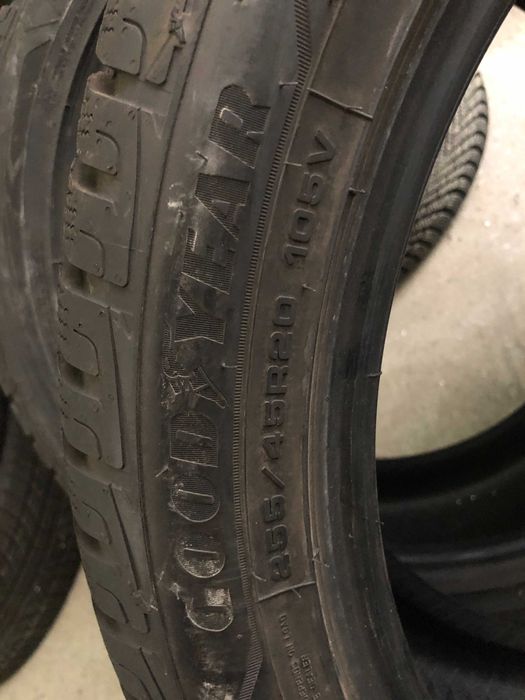 Komplet opon zimowych  255/45R20 GoodYear UG Performance + po 8mm