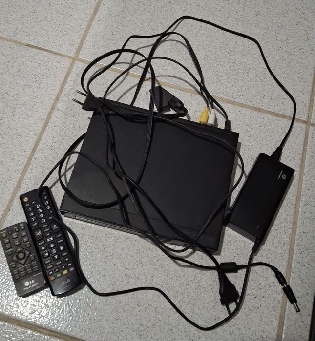 Conjunto LG TV e DVD - Perfeito Estado e Pronto para Uso