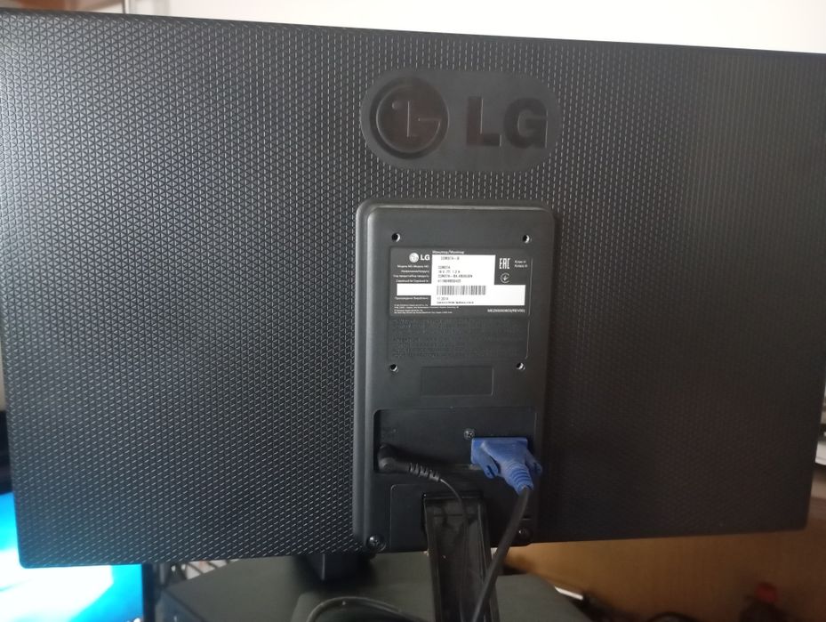 Монітор lg 21,5" led vga 22m37a