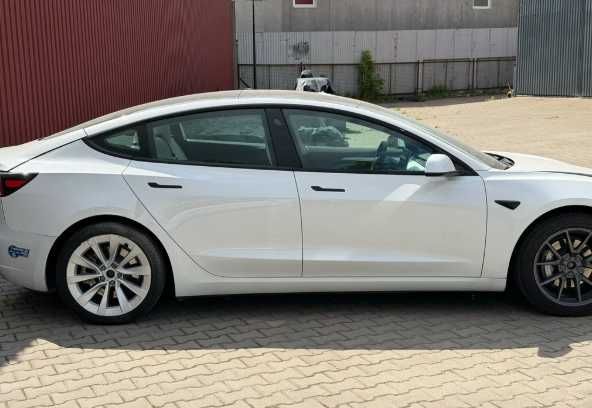 Бампер Tesla Model 3 Розборка Тесла Модел 3 наявні запчастини