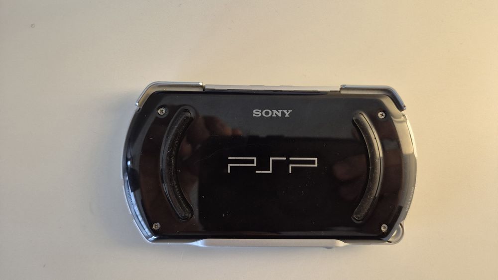 PSP Go Piano Black