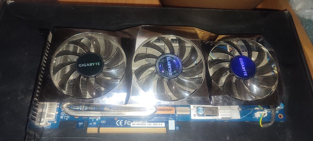 Продаю видеокарту Gigabyte Gtx 470 1.2 gb