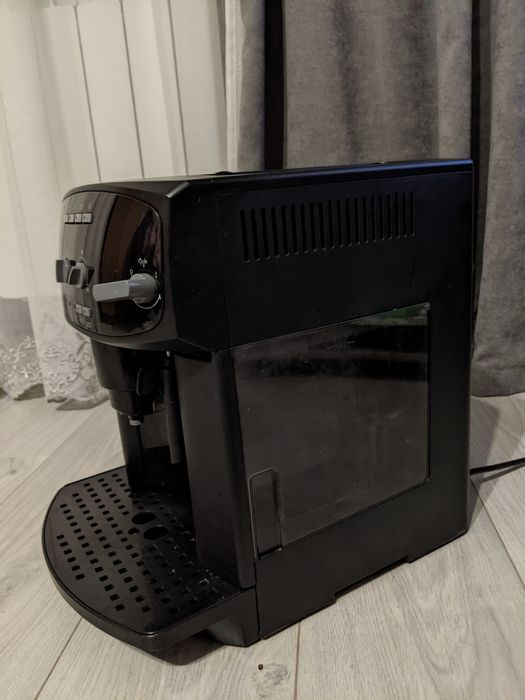Кавоварка DeLonghi Caffe Corso Black