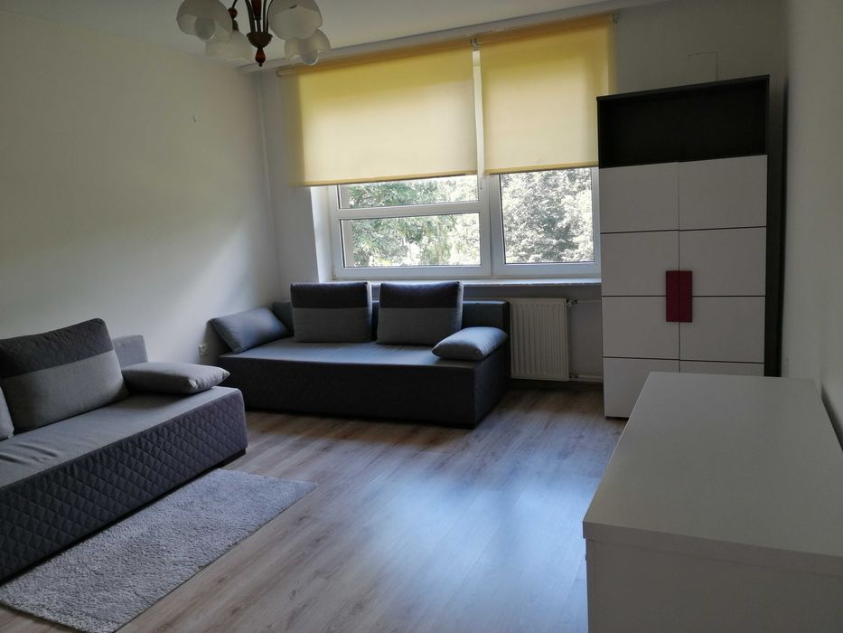 Wynajmę dwa pokoje z balkonem /12 i 14 m2/w  mieszk 3 pokojowym 65 m2 ul.  Grażyny 13/ blisko UMCS i KUL 1000zł !!!