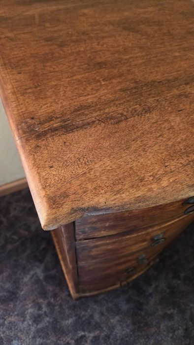 Bieliźniarka, komoda