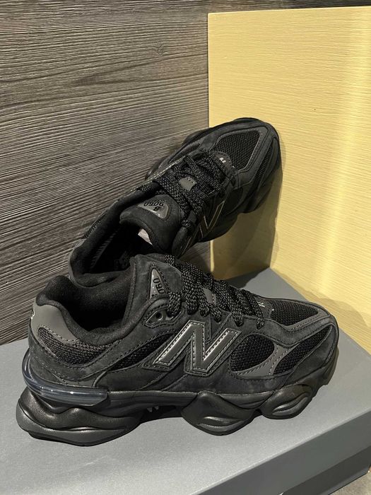 New Balance 9060 Triple Black-Rozmiar 43