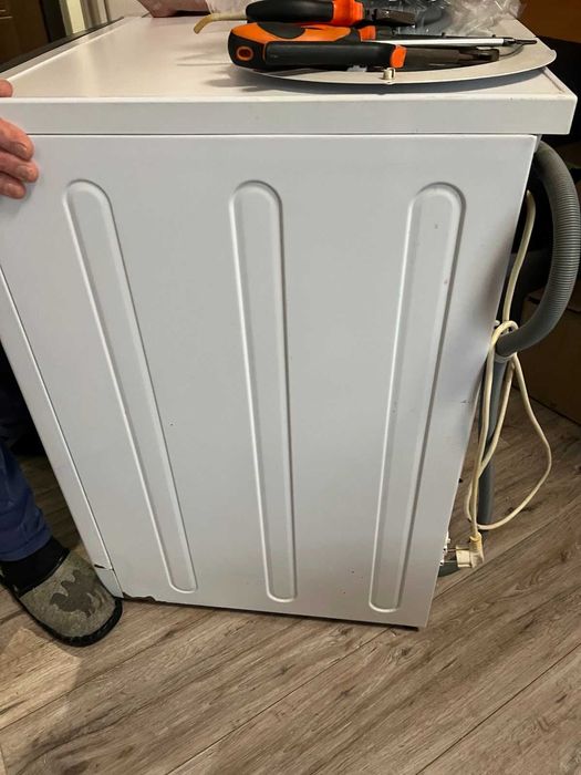 Пральна машина Ariston Hotpoint б/в неробоча