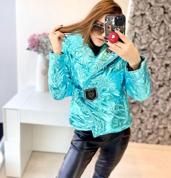 Курточка- вітровочка